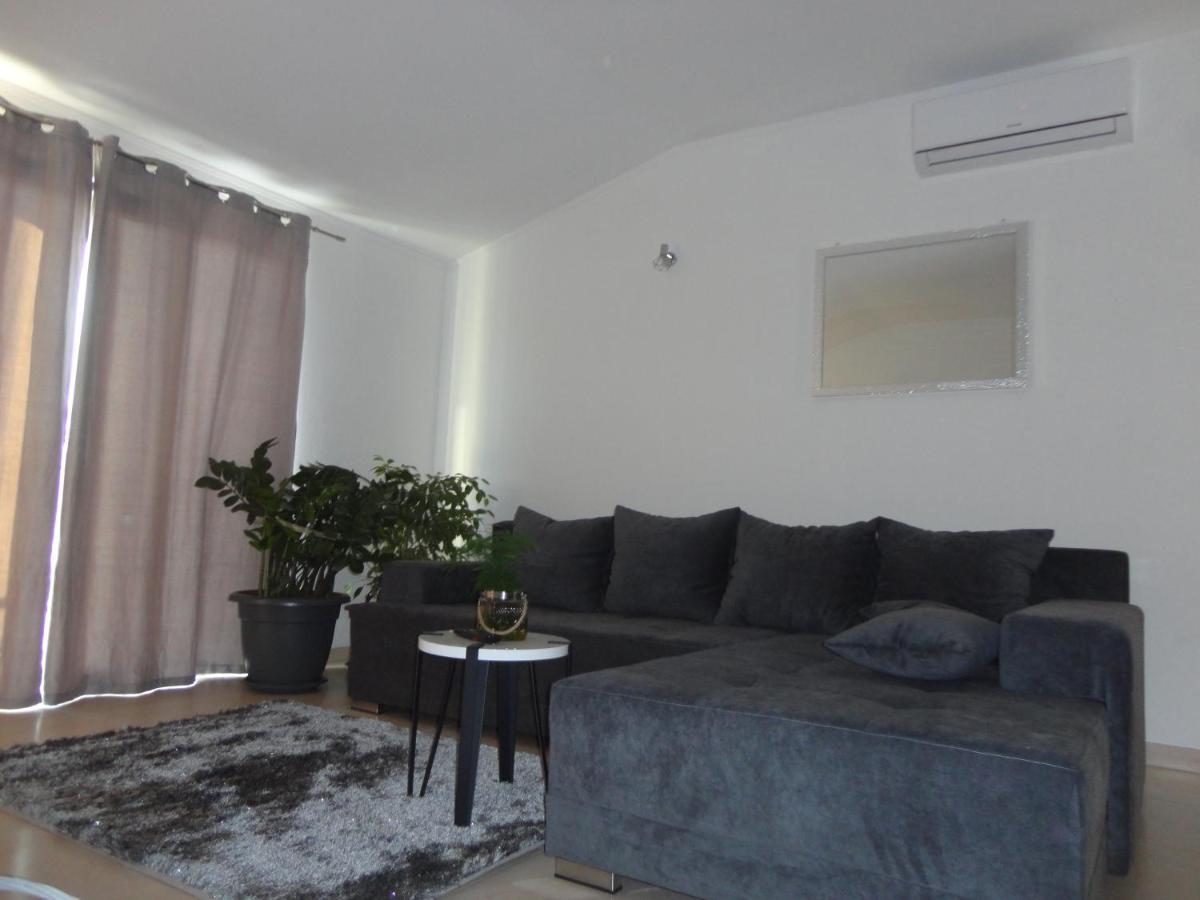 Ferienwohnung Apartman Bozic Kaštel Štafilić Exterior foto